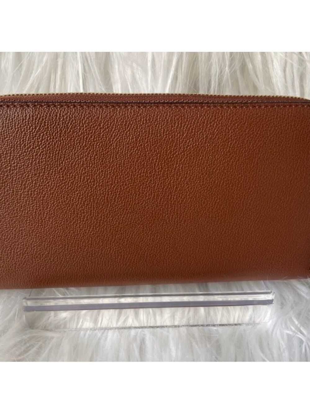 Burberry Elmore Leather Zip Around Wallet - Picture 8 of 11